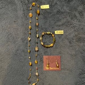 New Premier Designs necklace, bracelet and earrings set. Never been worn.